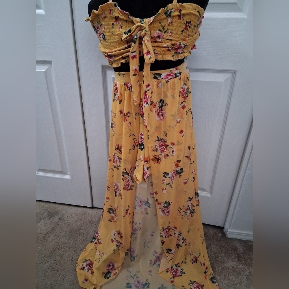 Floral 2 Piece Top & Skirt With Attached Shorts Size XL (15-17) - Picture 2 of 8
